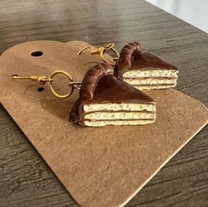 Cake earrings